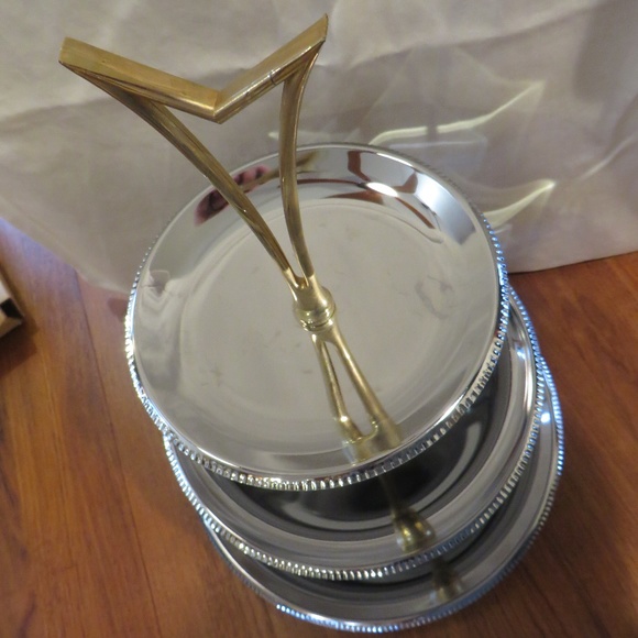 Chrome 3 Tier Tidbit Tray - Picture 5 of 8